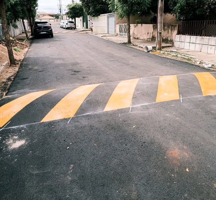 STTRANS intensifica pintura de lombadas em vias que receberam pavimentação em Sousa