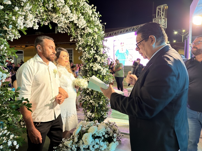 Casamento Comunitário em Sousa reúne 30 casais em noite de cidadania e celebração do amor
